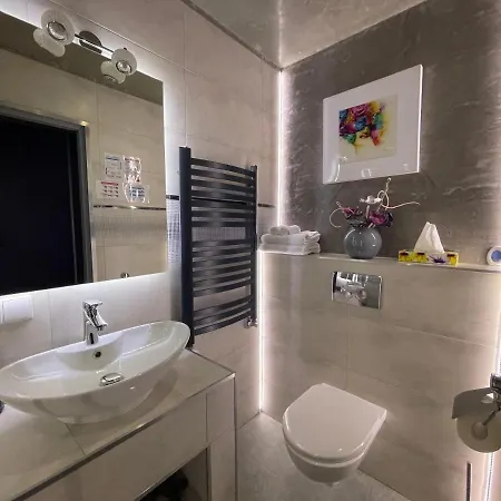 Wuja Toma 홈스테이 슈차이르크